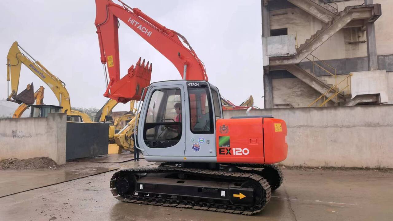 HITACHI EX120-5 - Excavator pe şenile: Foto 1 HITACHI EX120-5 - Excavator pe şenile: Foto 1