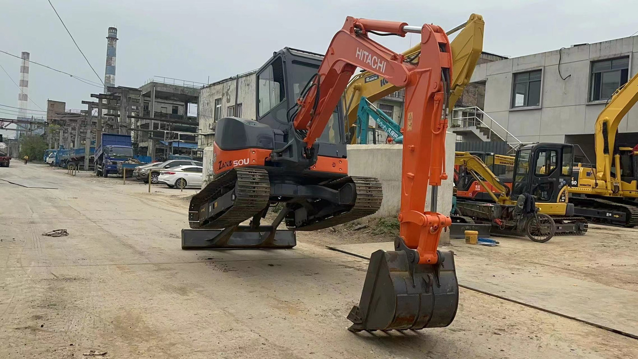 HITACHI ZX50U-2 - Mini excavator: Foto 1 HITACHI ZX50U-2 - Mini excavator: Foto 1
