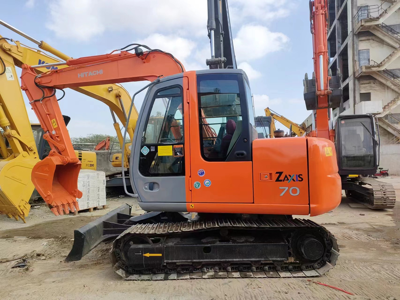HITACHI ZX70 - Excavator pe şenile: Foto 3 HITACHI ZX70 - Excavator pe şenile: Foto 3