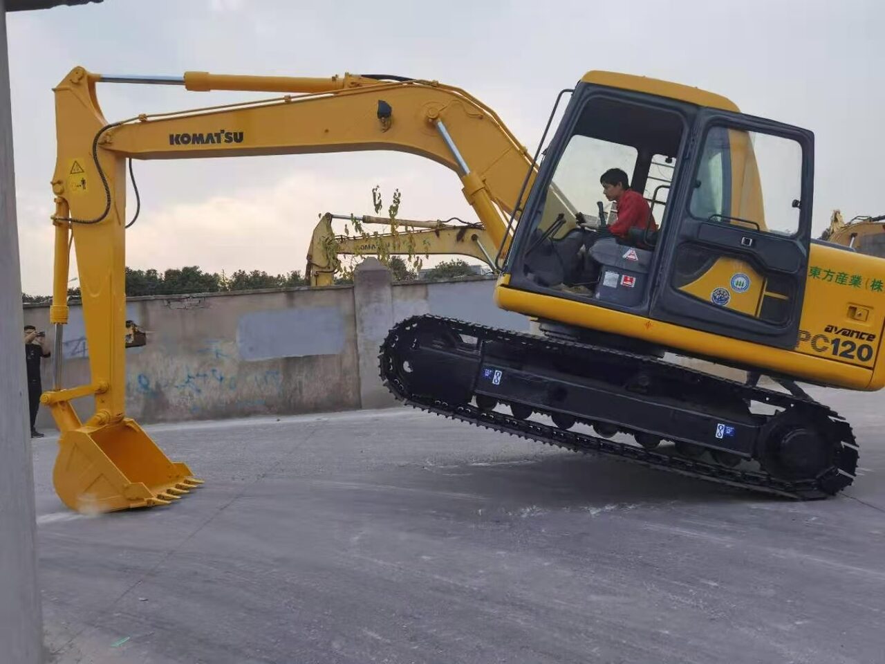 KOMATSU PC120-6 - Excavator pe şenile: Foto 5 KOMATSU PC120-6 - Excavator pe şenile: Foto 5