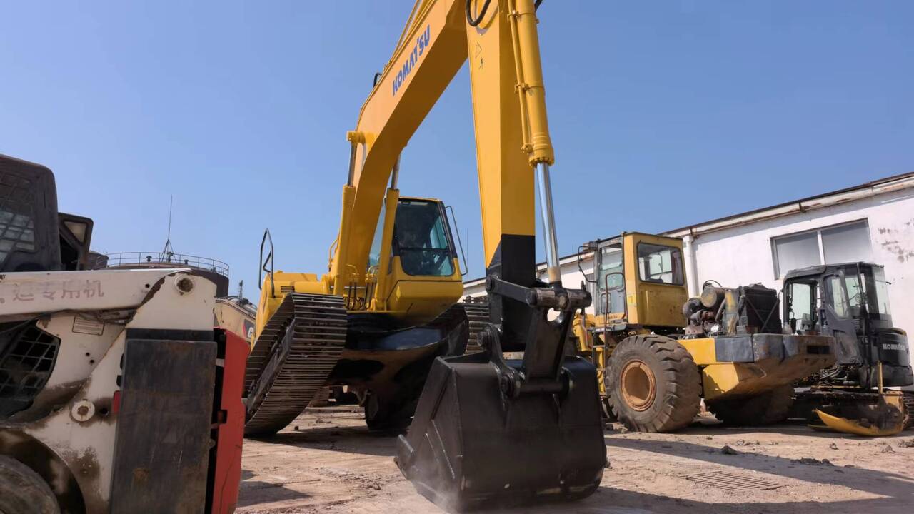 KOMATSU PC200-7 - Excavator pe şenile: Foto 3 KOMATSU PC200-7 - Excavator pe şenile: Foto 3