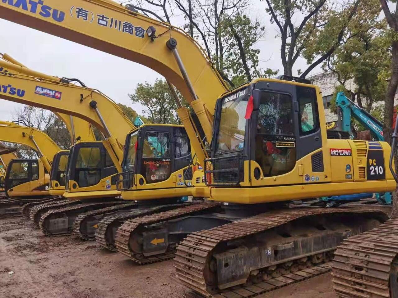 KOMATSU PC210-8 - Excavator pe şenile: Foto 2 KOMATSU PC210-8 - Excavator pe şenile: Foto 2