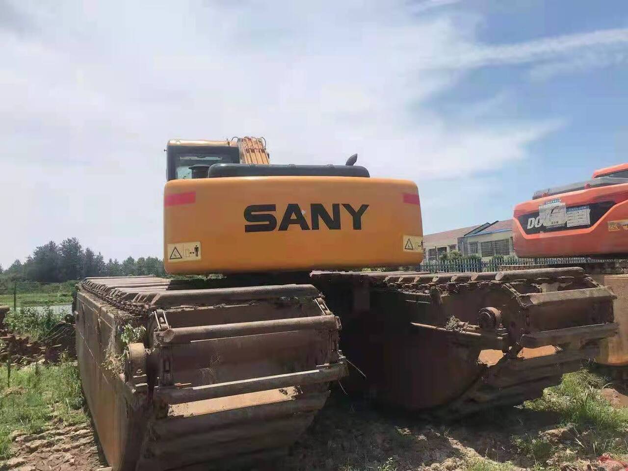 SANY 215C - Excavator plutitoare: Foto 3 SANY 215C - Excavator plutitoare: Foto 3