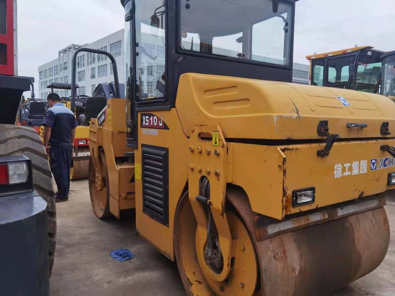 XCMG XS10J - Cilindru compactor: Foto 3 XCMG XS10J - Cilindru compactor: Foto 3