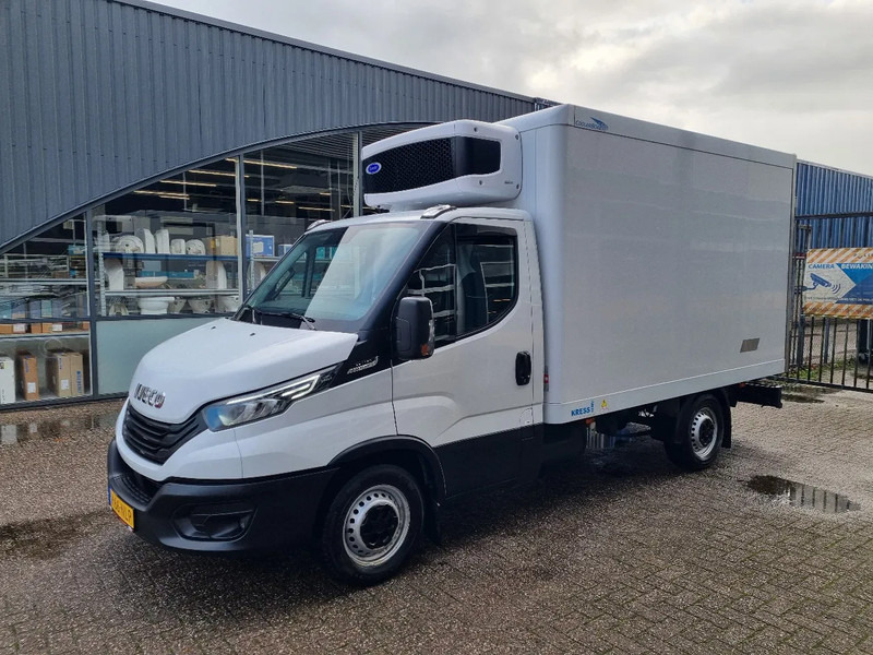Iveco Daily 35S16 Hi-Matic Koelkoffer Carrier Xarios 5 ST 380V +20C/-20C Euro 6E - Autoutilitară frigorifica: Foto 4 Iveco Daily 35S16 Hi-Matic Koelkoffer Carrier Xarios 5 ST 380V +20C/-20C Euro 6E - Autoutilitară frigorifica: Foto 4