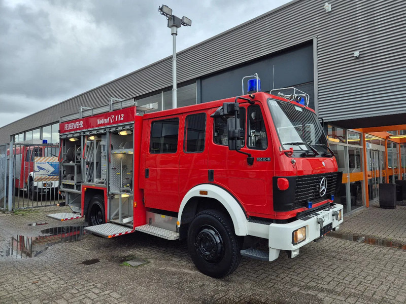 Mercedes-Benz SK 1224 4x4 FIRETRUCK/ FEUERWEHR/ 2400L TANK/ EXPEDITION - Autospeciala de stins incendii: Foto 2 Mercedes-Benz SK 1224 4x4 FIRETRUCK/ FEUERWEHR/ 2400L TANK/ EXPEDITION - Autospeciala de stins incendii: Foto 2
