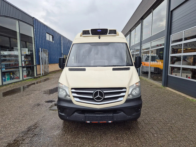 Mercedes-Benz Sprinter 316 CDI L3H2 E6/ Koelwagen Carrier 400 MT -30/+30 Standby 380V - Autoutilitară frigorifica: Foto 3 Mercedes-Benz Sprinter 316 CDI L3H2 E6/ Koelwagen Carrier 400 MT -30/+30 Standby 380V - Autoutilitară frigorifica: Foto 3