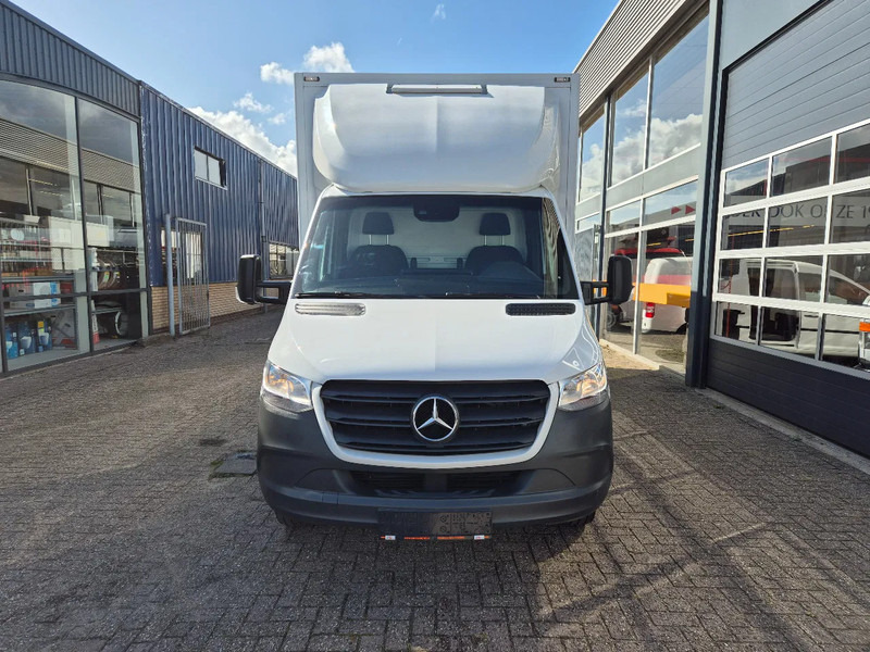 Mercedes-Benz Sprinter 516 CDI BE Clixtar/ Webasto/ 27 KUB/ Nutzlast 3.3T/ 073687 - Autoutilitară box: Foto 4 Mercedes-Benz Sprinter 516 CDI BE Clixtar/ Webasto/ 27 KUB/ Nutzlast 3.3T/ 073687 - Autoutilitară box: Foto 4
