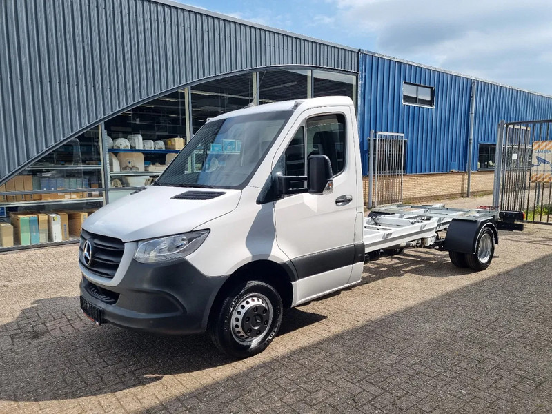 Mercedes-Benz Sprinter 516 CDI Chassis Cabine 4.33 WB GVW 3500 kg Euro 6 - Autoutilitară cu platformă: Foto 4 Mercedes-Benz Sprinter 516 CDI Chassis Cabine 4.33 WB GVW 3500 kg Euro 6 - Autoutilitară cu platformă: Foto 4