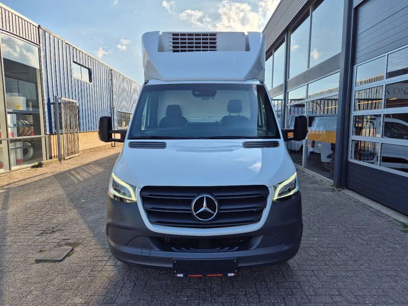 Mercedes-Benz Sprinter 519 CDI/ Kuhlkoffer/ TK V500 MAX MT/ -20+20 - Autoutilitară frigorifica: Foto 4 Mercedes-Benz Sprinter 519 CDI/ Kuhlkoffer/ TK V500 MAX MT/ -20+20 - Autoutilitară frigorifica: Foto 4