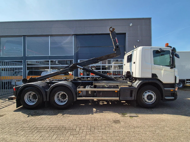 Scania P360 6X4 Containersysteem/ 21T Multilift/ Adjustable Hook - Camion cu sistem de cablu: Foto 2 Scania P360 6X4 Containersysteem/ 21T Multilift/ Adjustable Hook - Camion cu sistem de cablu: Foto 2