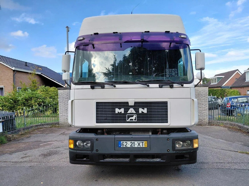 MAN 19.463 F2000 460 HP MANUAL ZF GEARBOX PERFECT CONDITION - Cap tractor: Foto 2 MAN 19.463 F2000 460 HP MANUAL ZF GEARBOX PERFECT CONDITION - Cap tractor: Foto 2
