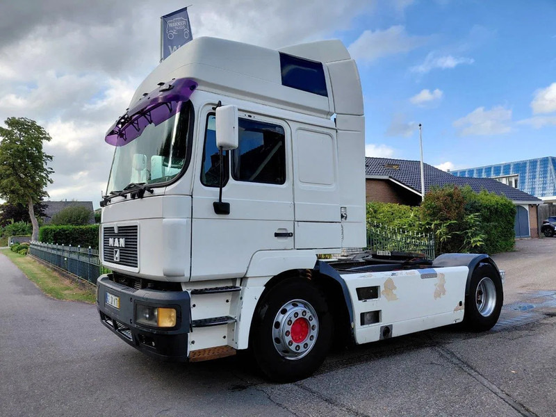 MAN 19.463 F2000 460 HP MANUAL ZF GEARBOX PERFECT CONDITION - Cap tractor: Foto 1 MAN 19.463 F2000 460 HP MANUAL ZF GEARBOX PERFECT CONDITION - Cap tractor: Foto 1