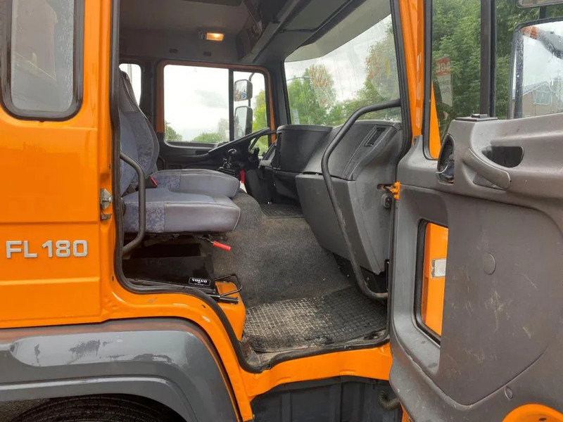 Volvo FL 614 FL 180 - Camion furgon: Foto 3 Volvo FL 614 FL 180 - Camion furgon: Foto 3