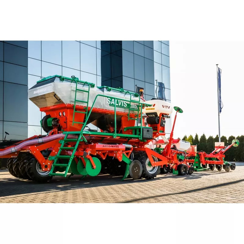 AGRO-MASZ Siewnik pneumatyczny do uprawy pasowej SLAVIS - Semănătoare: Foto 1 AGRO-MASZ Siewnik pneumatyczny do uprawy pasowej SLAVIS - Semănătoare: Foto 1