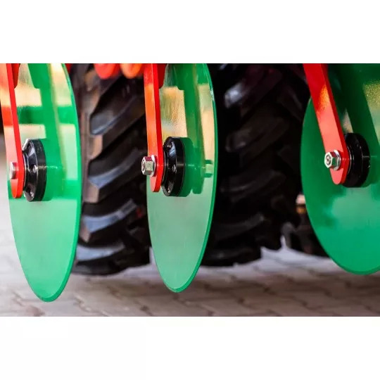 AGRO-MASZ Siewnik pneumatyczny do uprawy pasowej SLAVIS - Semănătoare: Foto 3 AGRO-MASZ Siewnik pneumatyczny do uprawy pasowej SLAVIS - Semănătoare: Foto 3