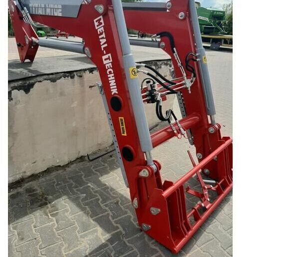 Metal-Technik Frontlader für Ursus 1224 / Ładowacz czołowy do Ursus 1224 - Încarcator frontal pentru tractor: Foto 2 Metal-Technik Frontlader für Ursus 1224 / Ładowacz czołowy do Ursus 1224 - Încarcator frontal pentru tractor: Foto 2