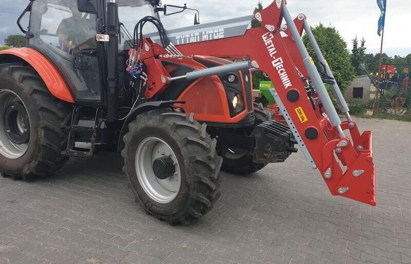 Metal-Technik Frontlader für Ursus 1224 / Ładowacz czołowy do Ursus 1224 - Încarcator frontal pentru tractor: Foto 1 Metal-Technik Frontlader für Ursus 1224 / Ładowacz czołowy do Ursus 1224 - Încarcator frontal pentru tractor: Foto 1