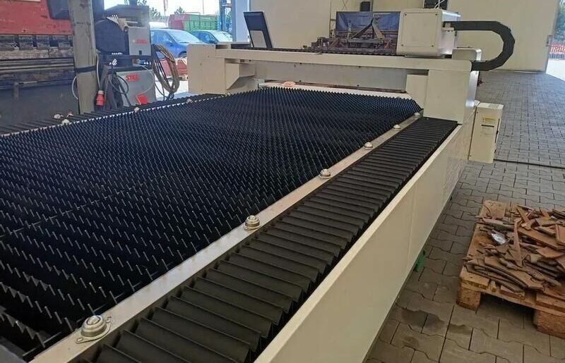 New Hongniu Laser 1,5 kW CNC - Mașină: Foto 4 New Hongniu Laser 1,5 kW CNC - Mașină: Foto 4