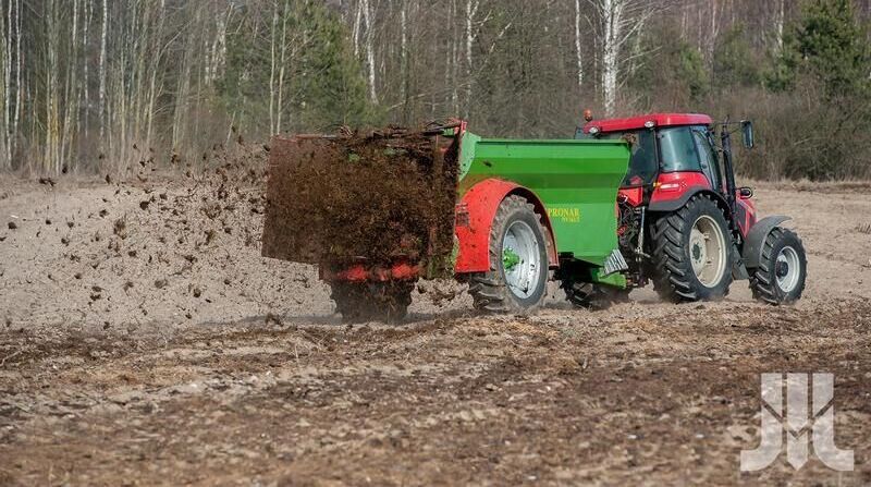 PRONAR NV161/3 - Maşină de împrăştiat gunoi de grajd: Foto 5 PRONAR NV161/3 - Maşină de împrăştiat gunoi de grajd: Foto 5