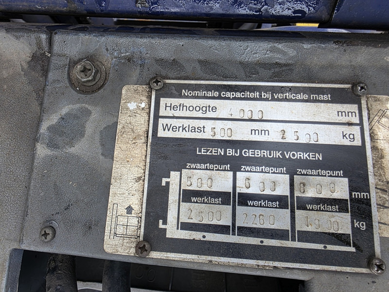 Komatsu fd25t-14 dieselheftruck - Stivuitor diesel: Foto 5 Komatsu fd25t-14 dieselheftruck - Stivuitor diesel: Foto 5