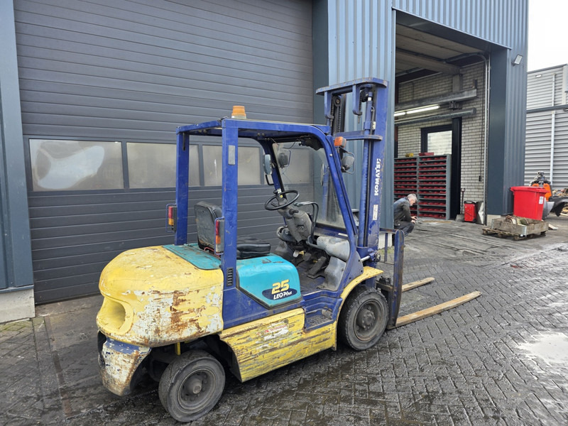 Komatsu fd25t-14 dieselheftruck - Stivuitor diesel: Foto 3 Komatsu fd25t-14 dieselheftruck - Stivuitor diesel: Foto 3