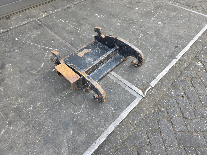 Kopplaat cw30 cw 40 adaptorplate cw30 cw40 - Cuplare rapidă pentru Utilaje constructii: Foto 2 Kopplaat cw30 cw 40 adaptorplate cw30 cw40 - Cuplare rapidă pentru Utilaje constructii: Foto 2
