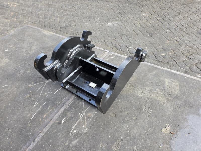 Kopplaat cw40 cw 45 adaptor plate cw45 cw 40 verachtert - Cuplare rapidă pentru Utilaje constructii: Foto 3 Kopplaat cw40 cw 45 adaptor plate cw45 cw 40 verachtert - Cuplare rapidă pentru Utilaje constructii: Foto 3