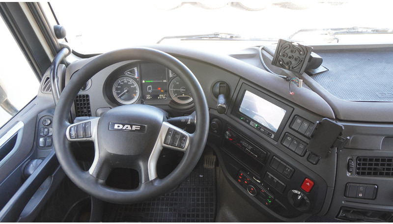 DAF XF450 FTP SC 6X2 SPACECAB - Cap tractor: Foto 5 DAF XF450 FTP SC 6X2 SPACECAB - Cap tractor: Foto 5