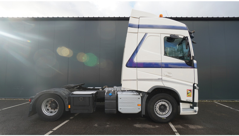 Volvo FH 420 EURO 6 GLOBETROTTER - Cap tractor: Foto 2 Volvo FH 420 EURO 6 GLOBETROTTER - Cap tractor: Foto 2