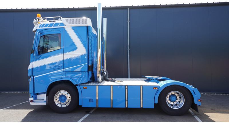 Volvo FH 460 GLOBETROTTER EURO 6 ADR - Cap tractor: Foto 1 Volvo FH 460 GLOBETROTTER EURO 6 ADR - Cap tractor: Foto 1