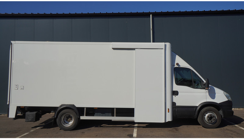 Iveco DAILY 70C17 CLOSED BOX 185.500KM - Camion furgon: Foto 2 Iveco DAILY 70C17 CLOSED BOX 185.500KM - Camion furgon: Foto 2