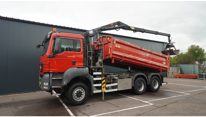 MAN TGS 28.400 6X6 2 SIDE TIPPER WITH HMF 1643 CRANE 376.400KM - Camion cu macara: Foto 3 MAN TGS 28.400 6X6 2 SIDE TIPPER WITH HMF 1643 CRANE 376.400KM - Camion cu macara: Foto 3