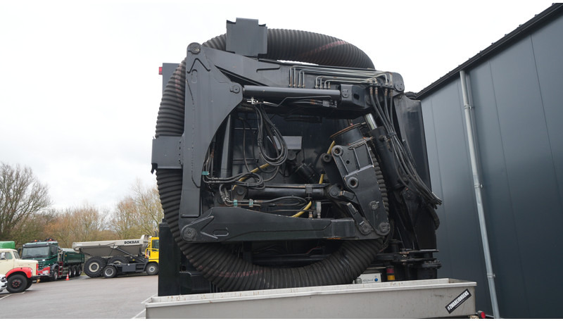 Mercedes-Benz ACTROS 4144 8X4 SEWER VACUUM MANUAL GEARBOX STEEL SUSPENSION - Maşină pentru vidanjări: Foto 5 Mercedes-Benz ACTROS 4144 8X4 SEWER VACUUM MANUAL GEARBOX STEEL SUSPENSION - Maşină pentru vidanjări: Foto 5