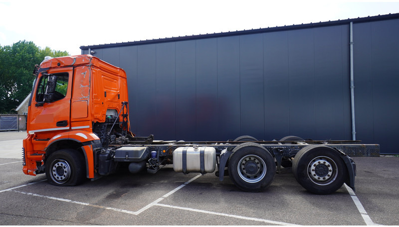 Mercedes-Benz ANTOS 2843 6x2 DAMAGED VEHICLE - Camion şasiu: Foto 1 Mercedes-Benz ANTOS 2843 6x2 DAMAGED VEHICLE - Camion şasiu: Foto 1