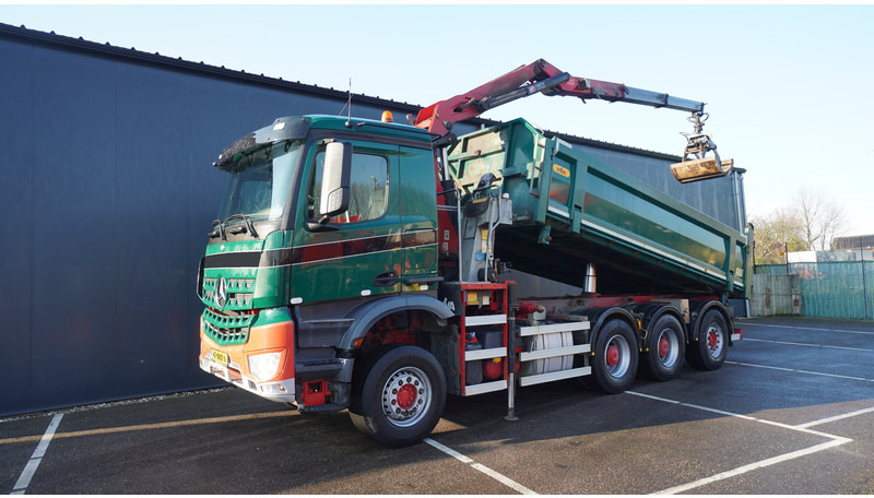 Mercedes-Benz AROCS 3542 8X4 2 SIDE TIPPER WITH HMF Z 1943 CRANE 407.000KM - Camion cu macara: Foto 2 Mercedes-Benz AROCS 3542 8X4 2 SIDE TIPPER WITH HMF Z 1943 CRANE 407.000KM - Camion cu macara: Foto 2