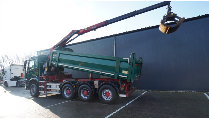 Mercedes-Benz AROCS 3542 8X4 2 SIDE TIPPER WITH HMF Z 1943 CRANE 407.000KM - Camion cu macara: Foto 3 Mercedes-Benz AROCS 3542 8X4 2 SIDE TIPPER WITH HMF Z 1943 CRANE 407.000KM - Camion cu macara: Foto 3