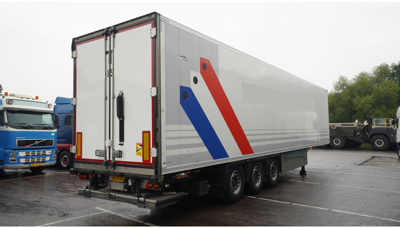 Schmitz Cargobull 3 AXLE FRIGO TRAILER WITH THERMO KING SLX I - Semiremorcă frigider: Foto 5 Schmitz Cargobull 3 AXLE FRIGO TRAILER WITH THERMO KING SLX I - Semiremorcă frigider: Foto 5