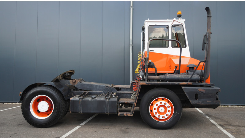 Terberg YT SL 1020 - Utilaje constructii: Foto 2 Terberg YT SL 1020 - Utilaje constructii: Foto 2