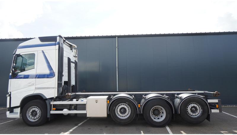 Volvo FH 460 8X2 20 FT CONTAINER TRANSPORT TRUCK - Camion transport containere/ Swap body: Foto 1 Volvo FH 460 8X2 20 FT CONTAINER TRANSPORT TRUCK - Camion transport containere/ Swap body: Foto 1