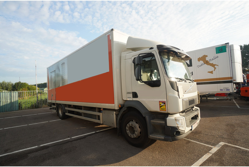 Volvo FL 280 CLOSED BOX BROKEN ENGINE NOT DRIVABLE - Camion furgon: Foto 3 Volvo FL 280 CLOSED BOX BROKEN ENGINE NOT DRIVABLE - Camion furgon: Foto 3