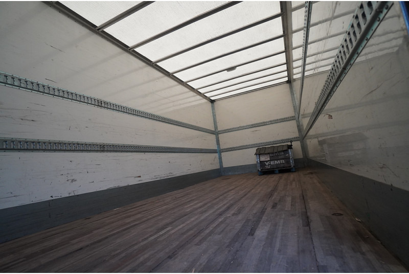 Volvo FL 280 CLOSED BOX BROKEN ENGINE NOT DRIVABLE - Camion furgon: Foto 4 Volvo FL 280 CLOSED BOX BROKEN ENGINE NOT DRIVABLE - Camion furgon: Foto 4