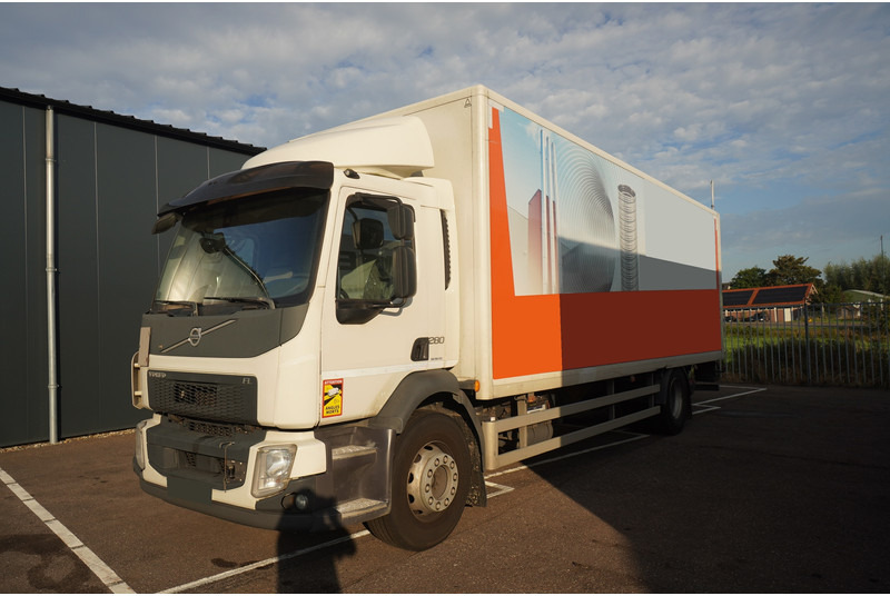 Volvo FL 280 CLOSED BOX BROKEN ENGINE NOT DRIVABLE - Camion furgon: Foto 2 Volvo FL 280 CLOSED BOX BROKEN ENGINE NOT DRIVABLE - Camion furgon: Foto 2