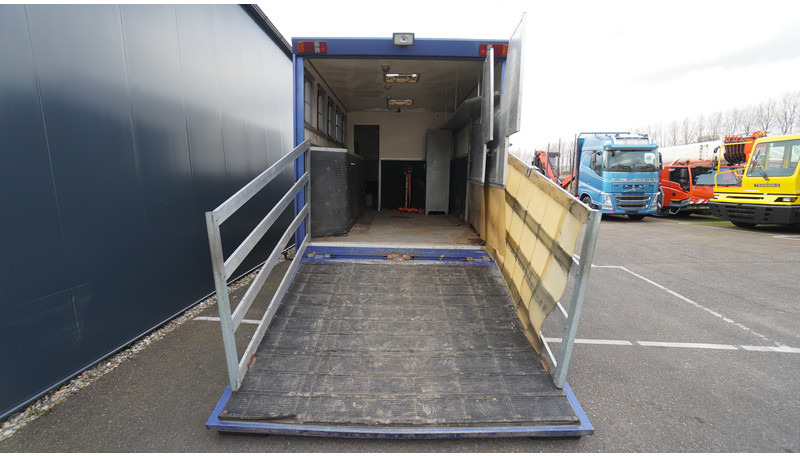 Volvo FL 6-9 HORSE TRANSPORT 341.000KM MANUAL GEARBOX - Camion transport cai: Foto 5 Volvo FL 6-9 HORSE TRANSPORT 341.000KM MANUAL GEARBOX - Camion transport cai: Foto 5