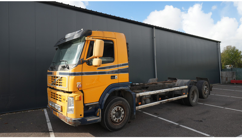 Volvo FM9 340 6X2 CHASSIS EURO 5 480000KM - Camion şasiu: Foto 3 Volvo FM9 340 6X2 CHASSIS EURO 5 480000KM - Camion şasiu: Foto 3
