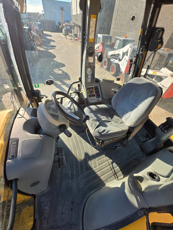 Buldoexcavator Komatsu WB97: Foto 14 Buldoexcavator Komatsu WB97: Foto 14