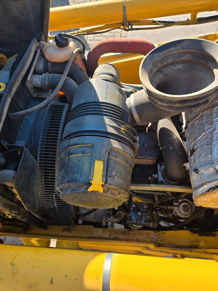 Buldoexcavator Komatsu WB97: Foto 11 Buldoexcavator Komatsu WB97: Foto 11