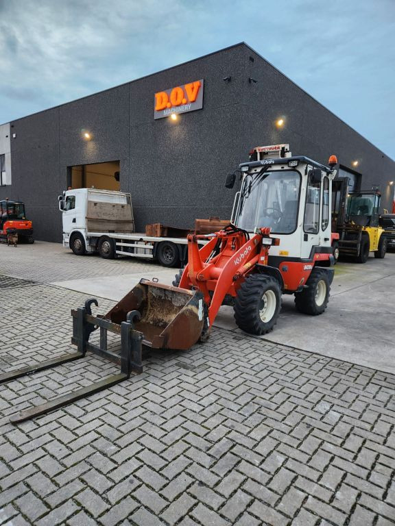 Kubota R420 - Încărcător frontal pe pneuri: Foto 1 Kubota R420 - Încărcător frontal pe pneuri: Foto 1