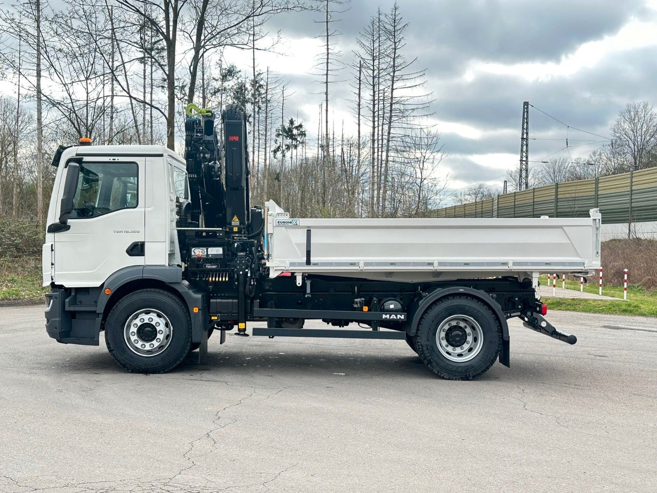MAN TGM 18.320 4x2 Euro6e Hiab X-HiDuo 138DS-3 - Camion basculantă, Camion cu macara: Foto 3 MAN TGM 18.320 4x2 Euro6e Hiab X-HiDuo 138DS-3 - Camion basculantă, Camion cu macara: Foto 3