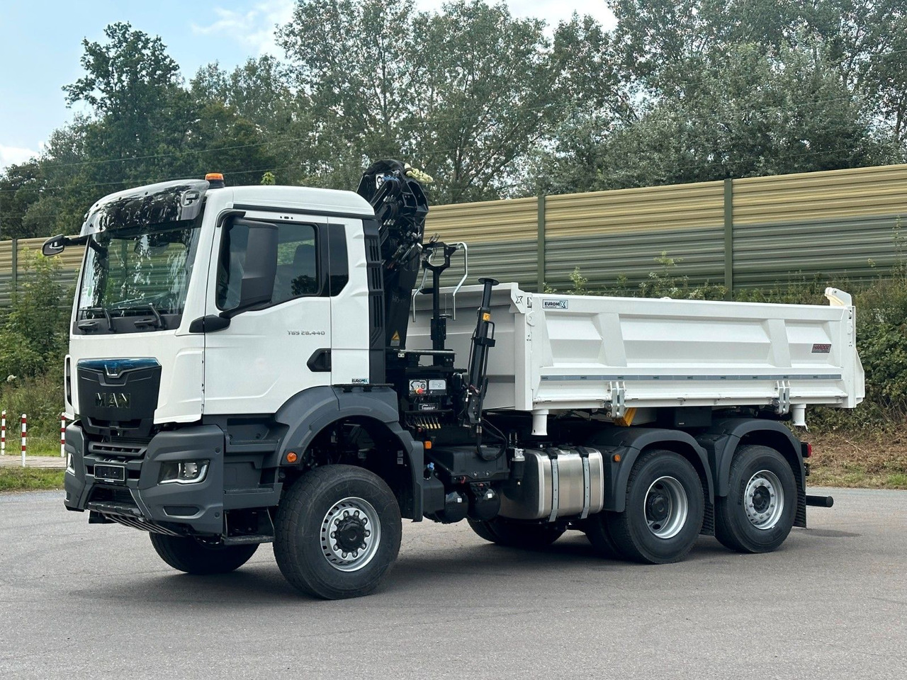 MAN TGS 28.440 6x4-4/3-Seiten- Kipper / Hiab 138-3 - Camion basculantă, Camion cu macara: Foto 2 MAN TGS 28.440 6x4-4/3-Seiten- Kipper / Hiab 138-3 - Camion basculantă, Camion cu macara: Foto 2